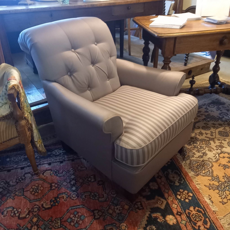  Fauteuil Confortable Garniture tissu gris et rayé