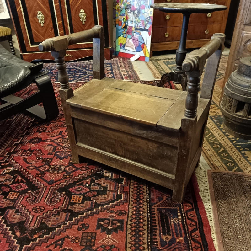 Ancienne Chaise de Cantou, Banc Coffre