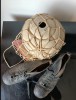 Football : Chaussures Anciennes et Ballon Cuir